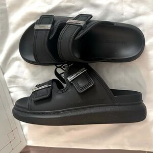 Alexander McQueen Oversized Slide Sandal (Women) 38 rubber black
